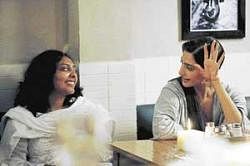 Rajshree Ojha with Sonam on the sets of the film Aisha.