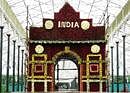 A model India Gate made out of  2.5 lakh roses at the flower show in Lalbagh. DH Photo