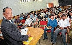 Member of State Human Rights Commission (SHRC), B K Parthasarathy delivering a lecture  at JSS Law College in Mysore on Thursday. dh photo