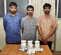 The three arrested for selling opium.