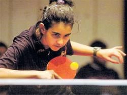 FOCUSED: Maithreyi Bailoor returns during her semifinal win over Aishwarya R Bidri on Wednesday. DH photo