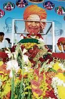 The final repose: The Ganayogis mortal remains lying in state at Gadag on Saturday to  enable the public to pay their last respect . DH Photo