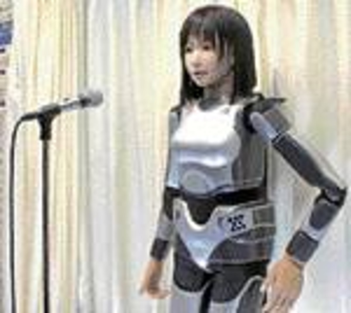 Robot As Rapper Now, a robot that sings like a pop star