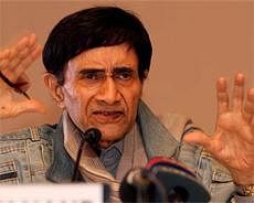 Veteran actor and filmmaker Dev Anand addresses a press conference in New Delhi on Saturday. PTI Photo