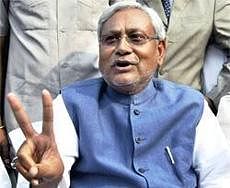 I don't aspire to be PM, my mandate is to stay in Bihar:Nitish