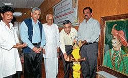 Kannada and Culture Department Secretary Ramesh Zalki inaugurating a workshop on folklore and traditional style art camp, in Mysore on Thursday. DH Photo