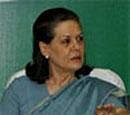 Sonia discusses WB seat sharing with Pranab
