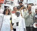 IT employees at the Dandi march-II protest against  corruption. dh photo