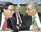 SBI Chairman Pratip Chaudhuri (left) and MD HG Contractor in Kolkata on Tuesday. PTI