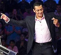 Salman aims to outdo all Khans by dancing