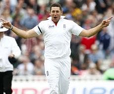 England's Tim Bresnan celebrates after taking the wicket of India's Rahul Dravid-AP Photo