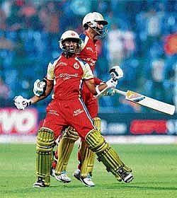 Stealing spotlight with one stroke