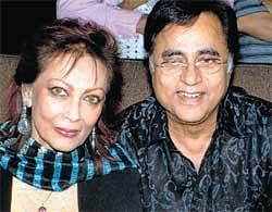 Jagjit Singh with wife Chitra Singh. PTI File Photo