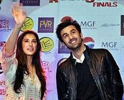 Bollywood actors Ranbir Kapoor and Nargis Fakhri promote their movie ''Rockstar'' in Gurgaon. PTI