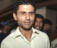 Razzaq set to get PCB central contract