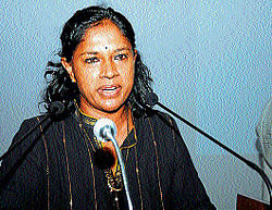 Entrepreneur Asita Prabhushankar delivers a special lecture in Mysore on Thursday. DH Photo