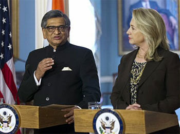 US Secretary of State Hillary Rodham Clinton and Indian Foreign Minister S.M. Krishna take part in a joint news conference at the State Department in Washington, Wednesday, June 13, 2012.AP