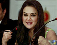 Movie Snippets: Preity thanks SRK, Manisha Koirala 'Dil se'