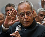 Pranab pays homage to leaders before taking oath as Prez
