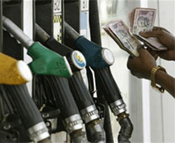 'Petrol pumps may remain open only for limited hrs from Oct 15'