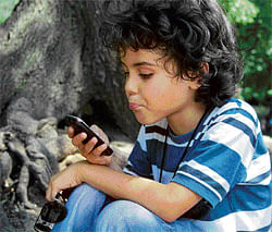 Don't let children overuse those cell phone apps