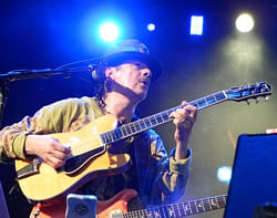 Carlos Santana to perform in Bangalore Oct 26