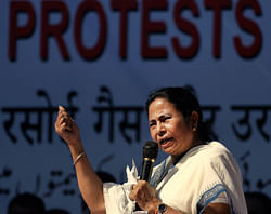 Trinamool Congress party leader Mamata Banerjee addresses her supporters at a rally in New Delhi, India, Monday, Oct. 1, 2012. The rally was to protest against the Indian government's decision to open the country's huge retail sector to foreign companies and against the hike of fuel prices. (AP Photo/Saurabh Das)