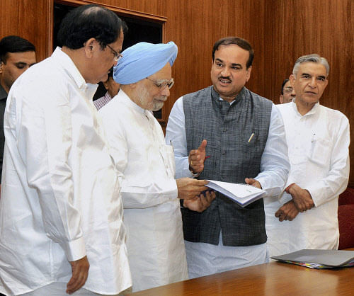 Prime Minister Manmohan Singh meet a delegation of BJP MP's from Karnataka led by senior BJP leader Ananth Kumar as they demanded reconsider the decision of Cauvery river authority and protect the interests of farmers of the Kanataka in New Delhi on Monday. PTI Photo