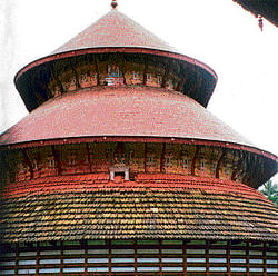 Temple hop (Clockwise) Madhur Temple in Kasaragod; Pillaiyarpatti Temple tank; Ballaleshwar at Pali. photos by authors