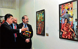 impressed Dignitaries at the exhibition.