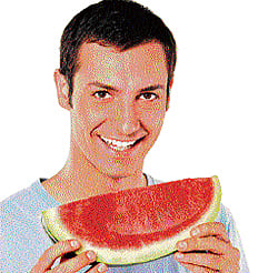 Vegetarians live longer than meateaters