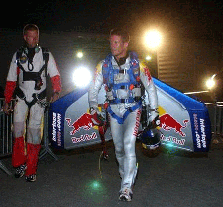 Austrian skydiver Felix Baumgartner is seen before the start of his freefall attempt across the English Channel between Dover and Calais, July 31, 2003.  Credit: Reuters