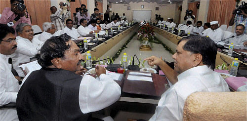 Karnataka Chief Minister Jagadish Shettar holding a cabinet meeting in Gulbarga on Thursday. PTI Photo