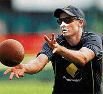 Hussey leaves CLT20 due to 'personal reasons'