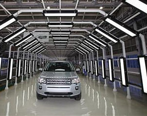 A Jaguar Land Rover Freelander 2 vehicle is displayed for the media at the company's plant in Pune, 190km (118 miles) south of Mumbai May 27, 2011.  Credit: Reuters