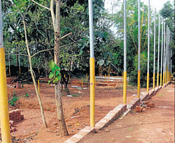 Taking shape: Construction of the aviary is on at the Shivram Karanth Biological Park in Vamanjoor. DH photo