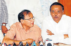 MLA&#8200;H&#8200;S&#8200;Prakash (second from right) addresses media in Hassan on Wednesday. dh photo