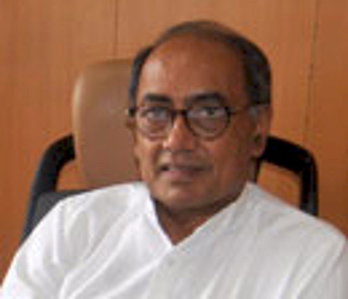 Court summons Digvijay Singh in defamation case Court summons Digvijay Singh in defamation case