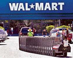 Wal-Mart faces workers' strike