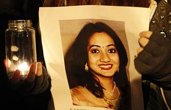 Savita's husband demands 'full public inquiry' into her death
