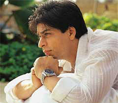 Movie Snippets: Why SRK feels awkward?