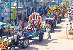 Palanquins being taken out on procession in Chikkaballapur on Saturday. dh photo