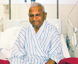 Anna Hazare at hospital in Gurgaon on Saturday. PTI