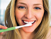 Ultrasound toothbrush to clean teeth