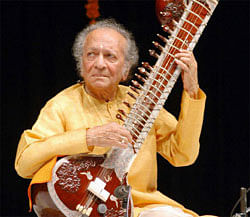 File photo of sitar maestro Pandit Ravi Shankar performing at the 28th Gunidas Sangeet Sammelan in Mumbai on Dec 04, 2004. PTI