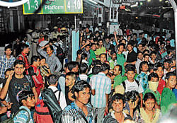 Exodus: People from North East leaving Bangalore city following threatening SMSes. DH file photos