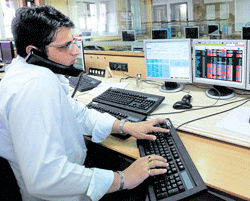 Sensex declines 18 pts on last day of 2012 trading
