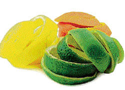 Useful Citrus peels can be used in Chinese soups, lemon tart, marinating seafood, dressing up meat or salad.