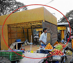 The shop which sprung up on the pavement at KR Market.