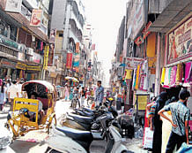 Crowded Mint Street is mini North India in the heart of Chennai. photos by Kumaresh Mani